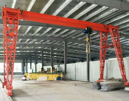 根據(jù)客戶(hù)定制8噸龍門(mén)吊