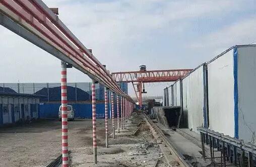 土建基礎(chǔ)工程施工時，龍門吊滑觸線組裝的進(jìn)展規(guī)定