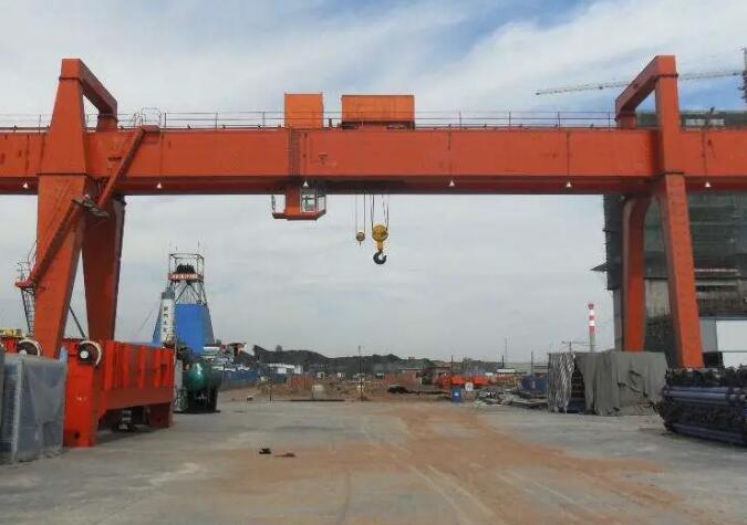 雙梁吊鉤門式起重機貨場使用 雙梁吊鉤門式起重機貨場使用