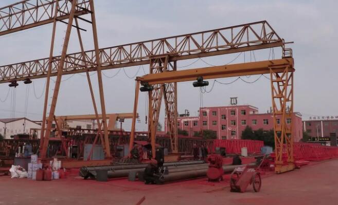 單梁二手龍門吊應(yīng)用變頻式自動控制系統(tǒng)的優(yōu)勢 單梁二手龍門吊應(yīng)用變頻式自動控制系統(tǒng)的優(yōu)勢