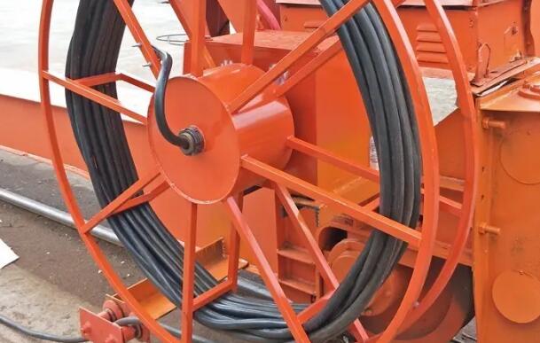 龍門吊電纜總是易折斷，是什么原因造成的?