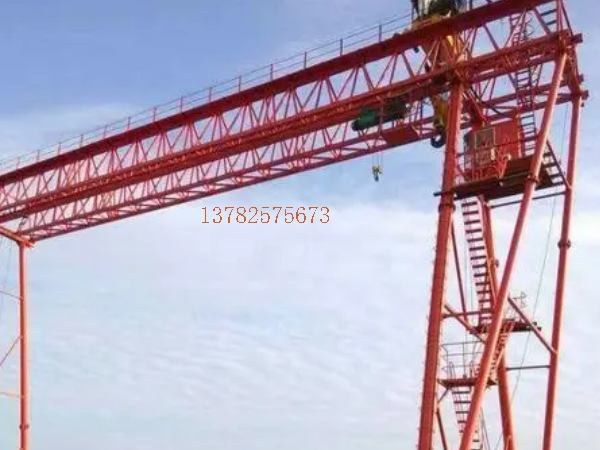 龍門吊起重機操作證的理論與實操培訓比例如何分配？