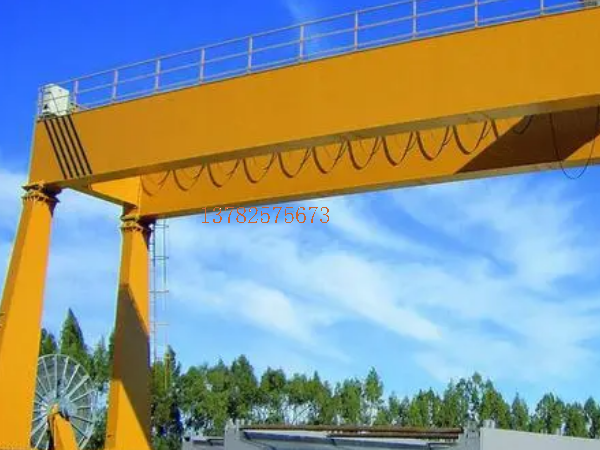 龍門吊起重機在何種情況下需要調(diào)整吊繩的張力？