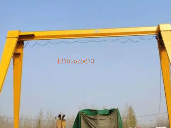 操作龍門吊時(shí)如何保證視野清晰，避免盲區(qū)？