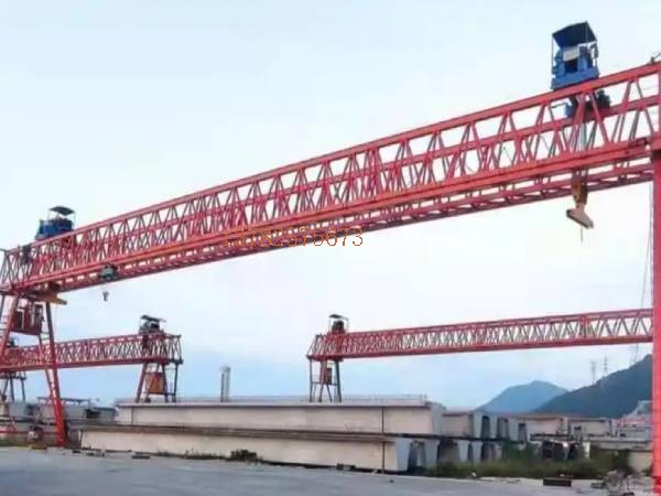 處理突發(fā)事件和緊急情況需要龍門吊操作人員冷靜應對，你知道應該采取哪些措施嗎？