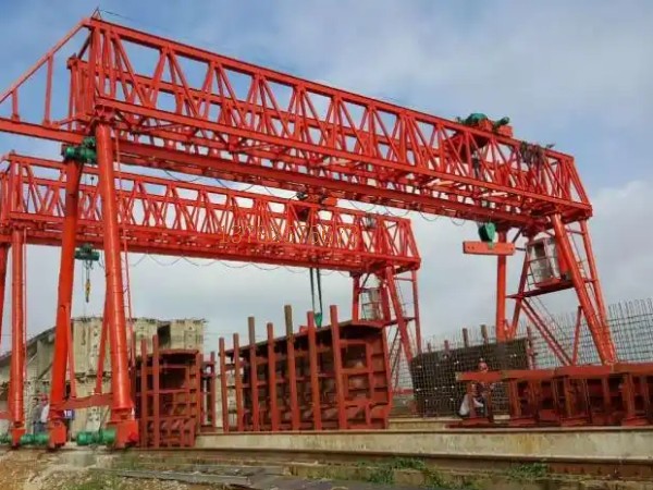 龍門(mén)吊門(mén)式起重機(jī)的起升和降落有哪些具體規(guī)定？