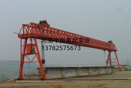 兩點(diǎn)也是在購(gòu)買(mǎi)道路橋門(mén)式起重機(jī)時(shí)要注意的!